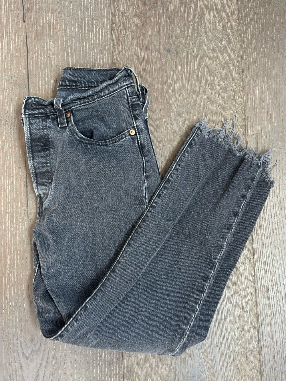 Levi 501 Grey Jeans size 25